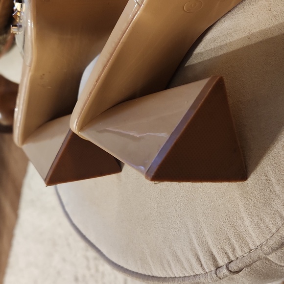 Cape Robbin Remember Your Comfort slide. Great Condition! Sz. 9. - Picture 7 of 8